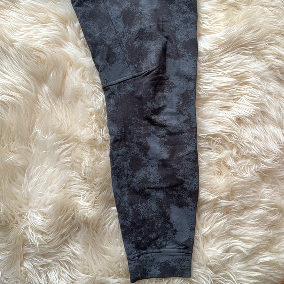 Lululemon joggers pants, size S - Picture 3 of 8